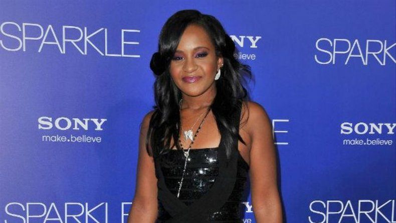 Hija de Whitney Houston descansa junto a su madre en Nueva Jersey