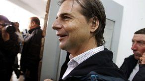 Centroderechista Lacalle Pou reconoce victoria de Tabaré Vázquez