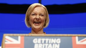 Lizz Truss cerró una tumultuosa conferencia del Partido Conservador en la ciudad de Birmingham, en el centro de Inglaterra, con un discurso que apuntaba a elevar el ánimo de los delegados.