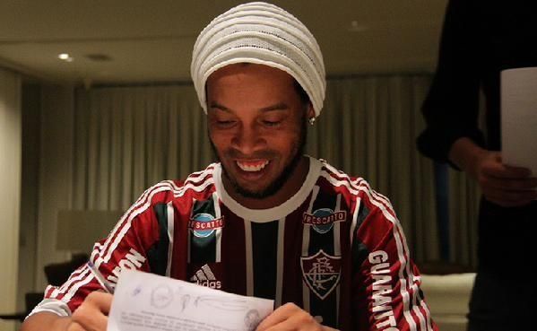 Ronaldinho jugará partido a beneficio contra el cáncer en México