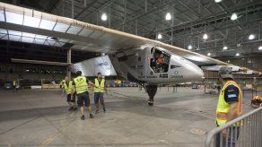 Solar Impulse 2 espera condiciones adecuadas para volar a Norteamérica