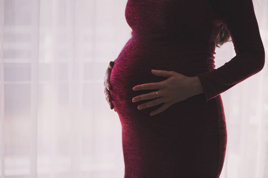 Mujeres en las Américas sufren impacto desproporcionado del covid-19, dice OPS