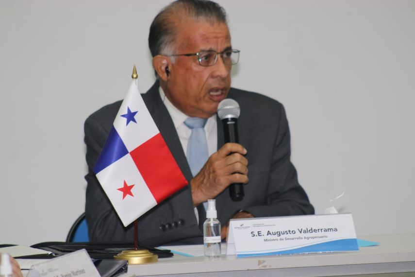 El ministro de Desarrollo Agropecuario de Panamá