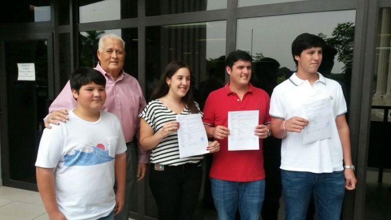 Nietos del expresidente Pérez Balladares se inscriben en el partido PRD