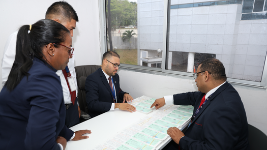 Contraloría respalda la entrega en cheque de la primera quincena a colaboradores de la Asamblea Nacional.