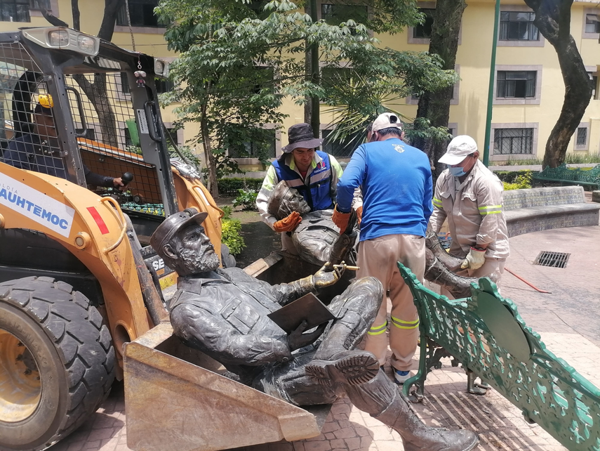 Retiran estatuas de Fidel Castro y el Che Guevara de un parque público de México.