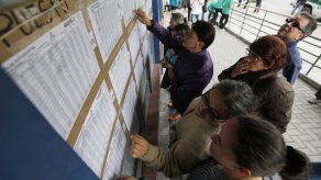 Cierran las urnas en comicios legislativos de Colombia