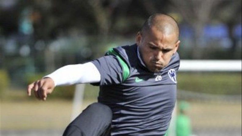 Suazo sigue firme y quiere salir del Monterrey