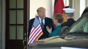 Donald Trump recibe a Angela Merkel
