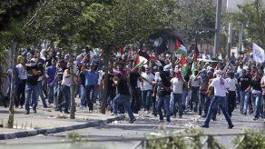 Pacifistas y extremistas israelíes se manifiestan en Jerusalén