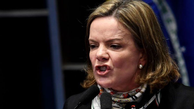 Policía brasileña acusa a presidenta del PT de corrupción y lavado de dinero