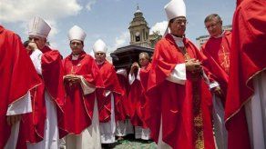 Feligreses rinden tributo a cardenal en Guatemala