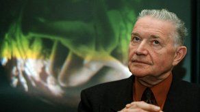 Fallece el fotógrafo que retrató la gestación en el útero