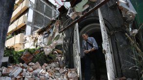 Aumentan a 138 los muertos por terremoto en México