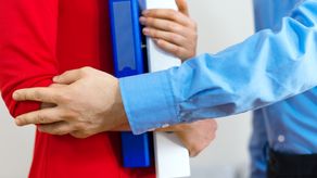 La violencia y el acoso de tipo sexual afectan a cerca un empleado de cada quince (6.3%), siendo las mujeres las que están más expuestas.