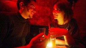 Cuanto más un hombre ayuda en el hogar