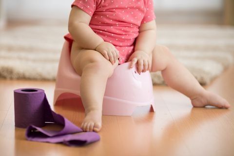 ¿Cómo entrenar al bebé para ir dejando el pañal?