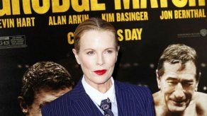 Basinger y Priscilla Presley protestan contra el consumo de perros en Corea del Sur