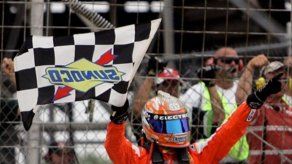 Busch gana carrera de NASCAR en Dover; Montoya es 12mo