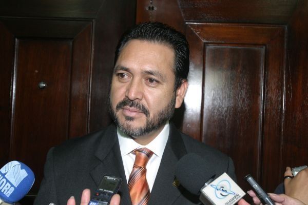 Expresidente de Congreso de Guatemala condenado por tráfico de influencias