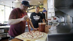 Aumento de salario mínimo en California afectaría a millones