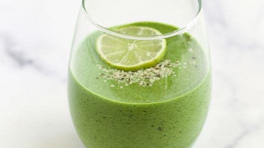 ¡Te sorprenderás! Este es efecto en tus riñones al tomar agua de limón con apio