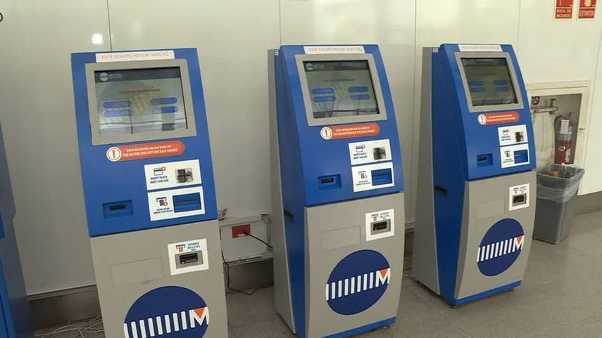 Máquinas de recarga del Metro de Panamá.