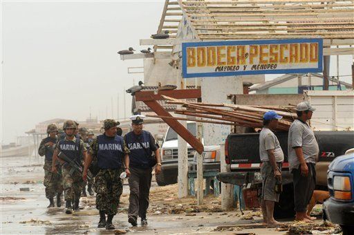 Huracán Dolly se acerca a la frontera México-Texas