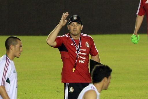 México reconoce cancha del Rommel y firma autógrafos en Panamá