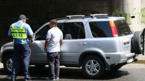 ATTT y Municipio anuncian operativo contra vehículos sin placas o vencidas ATTT y Municipio anuncian operativo contra vehículos sin placas o vencidas
