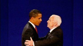 Obama y McCain chocan duro en último debate