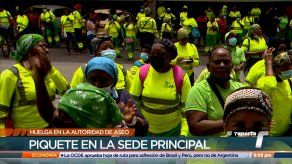 Trabajadores de la AAUD continúan en paro