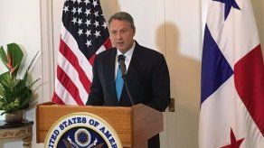 Embajador de EEUU asegura que bases gringas no es tema de encuentro Trump-Varela