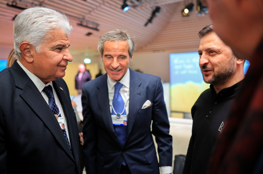 Presidente Mulino y Volodimir Zelenski se encuentran en el Foro Económico Mundial