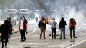 Haciendo caso omiso del llamamiento que ayer hizo el primer ministro belga, Alexander de Croo, de no caer en la trampa de los organizadores de la fiesta, varios cientos de personas, según la policía, y entre 1.000 y 2.000, según los medios locales, se concentraron en el parque&nbsp;