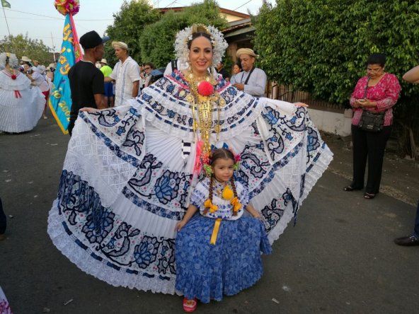 Recorrido de tunas en Santo Domingo de Las Tablas
