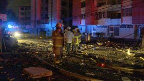 Tres personas heridas tras explosión en un apartamento en Carrasquilla
