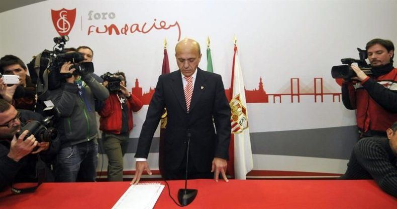 El presidente del Sevilla dimite tras ser condenado a siete años de prisión