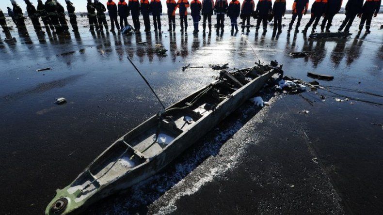 Investigan causas de caída de avión en Rusia