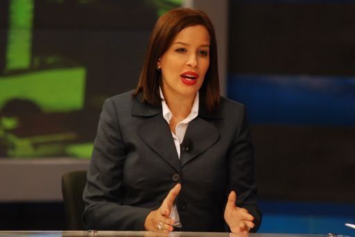 Suspenden indagatoria a ex directora de Migración