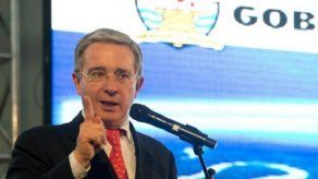 Uribe: Gobierno más interesado diálogo con terrorismo