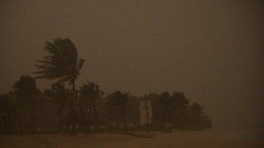 Carlotta se degrada a tormenta y deja 2 niñas muertas en México