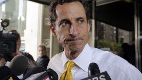 Exlegislador se declara culpable de sexteo con menor