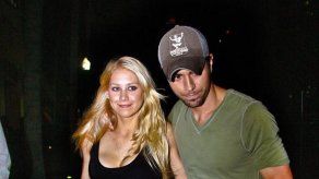 Enrique Iglesias no se olvida de Anna Kournikova