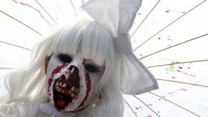 Veinte mil personas disfrazadas de zombies invaden calles Santiago de Chile