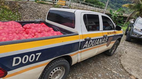 Aduanas retiene cebolla y cigarrillos de presunto contrabando&nbsp;