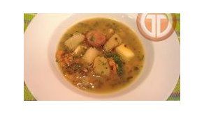 Sopa de mixto de mariscos con coco