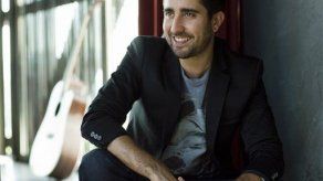 Alex Ubago recibe la paternidad con un nuevo álbum