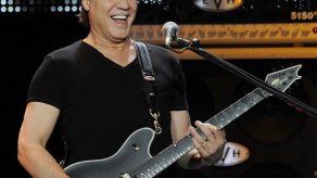 Eddie Van Halen cancela conciertos por cirugía