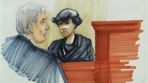 Hudson se retira de la corte para no ver fotos horripilantes